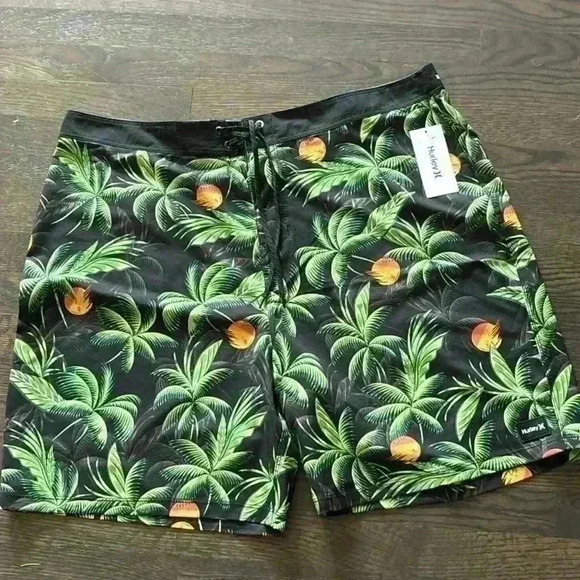 NWT HURLEY men’s swim trunks size 42 (waist to  bottom 21 inches) - Picture 1 of 8